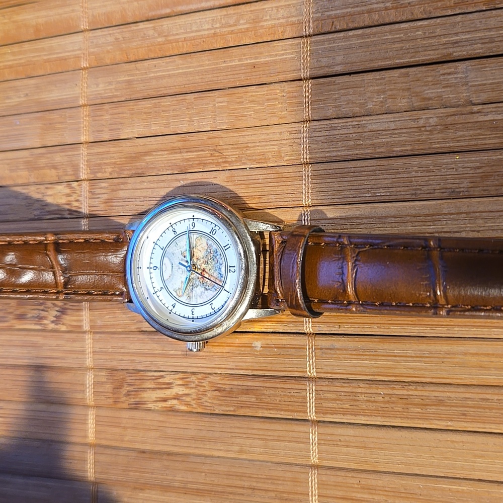 Accutime Vintage World Watch urban outfitters pleather brown band y2k